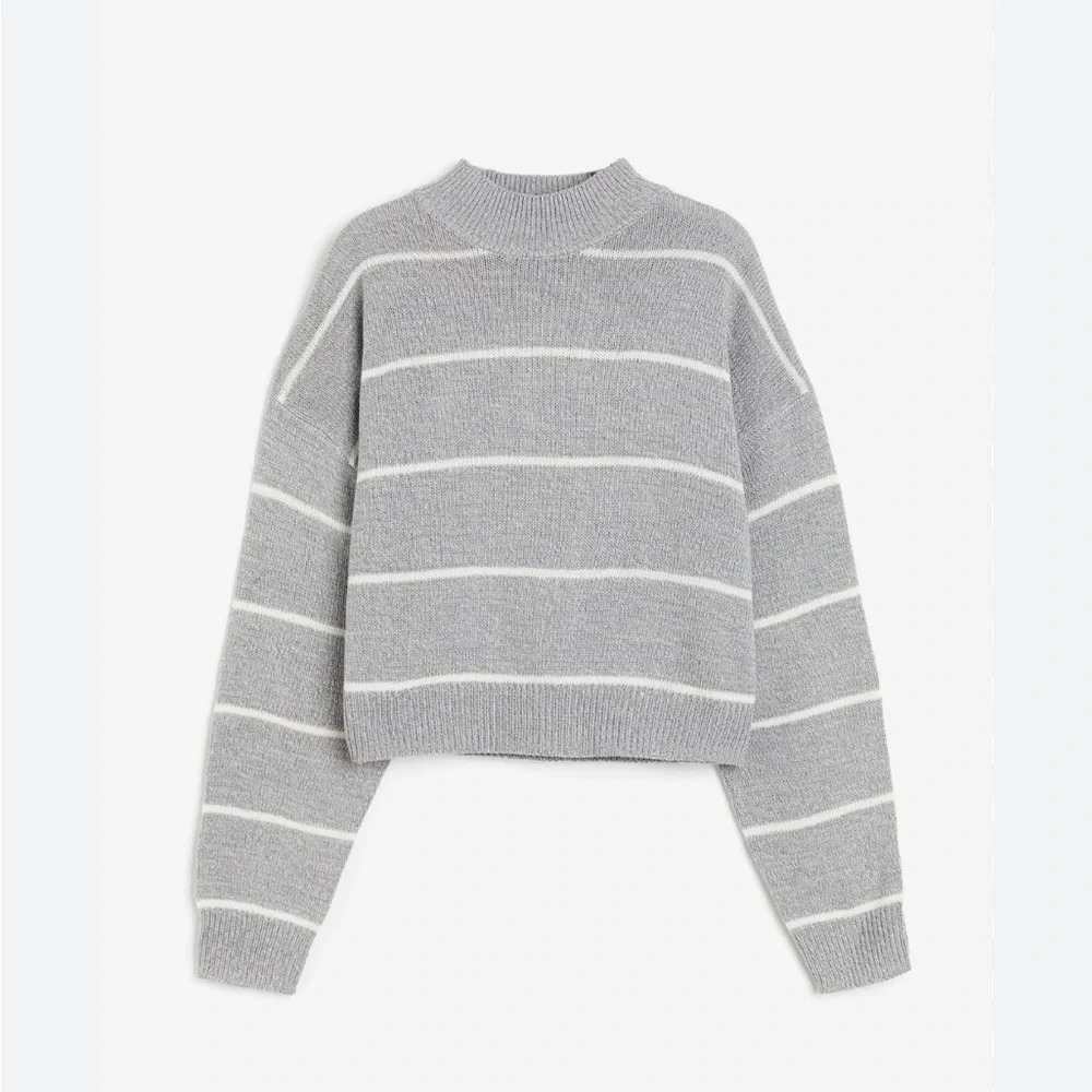 H&M Divided cropped sweater size M